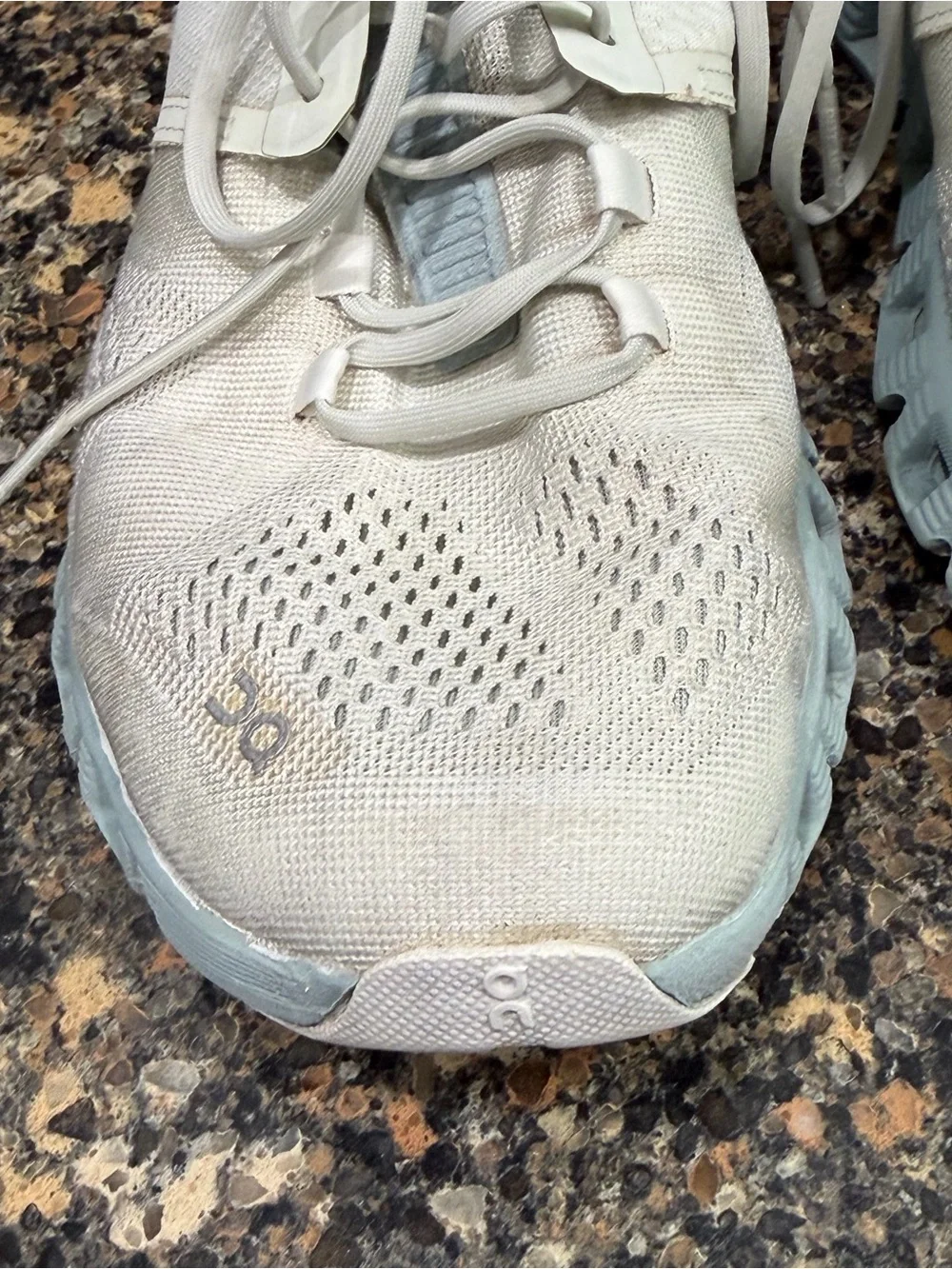 On Running Women's Cloud Sneakers in Light Gray/White 8.5